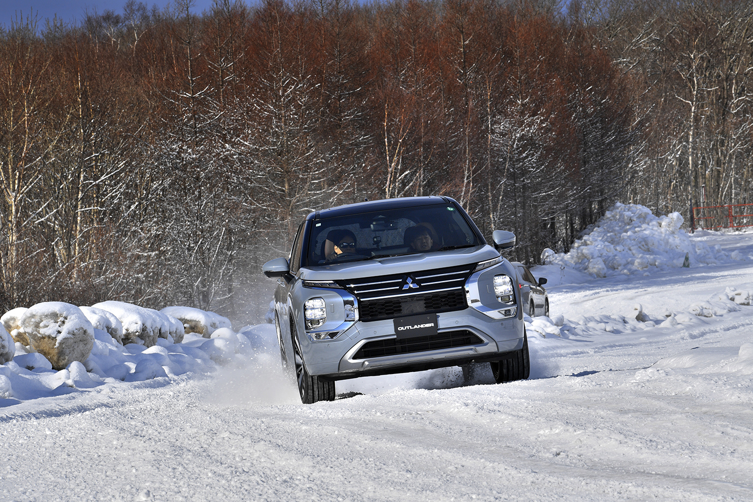 モータージャーナリストの中谷明彦がアウトランダーPHEV&トライトンに雪上試乗 〜 画像28