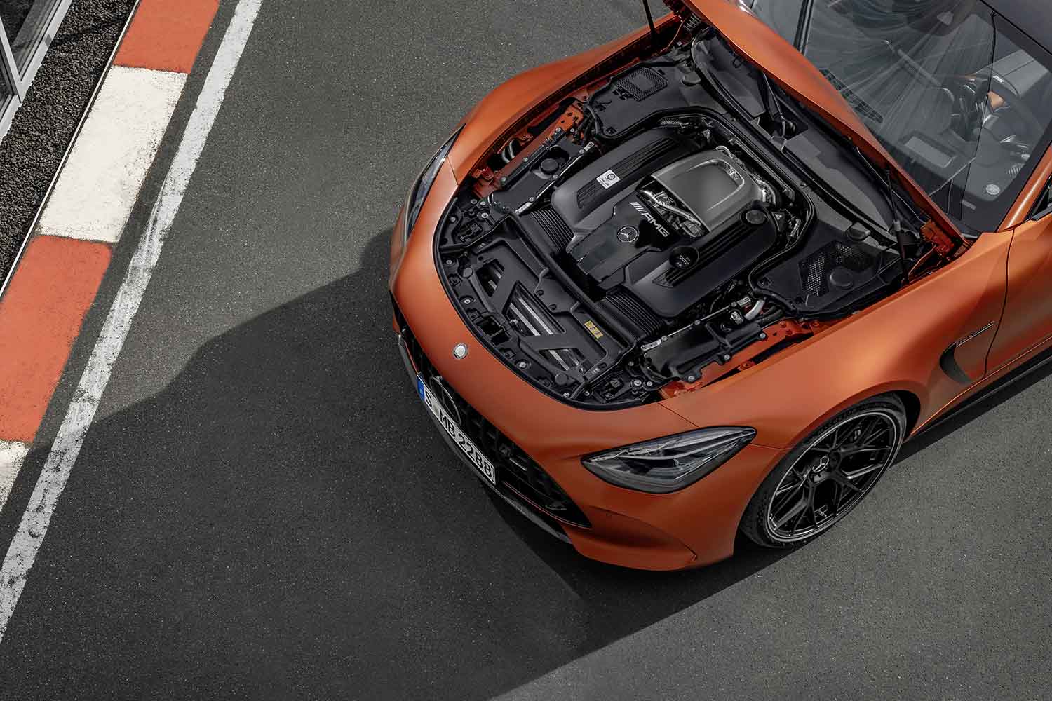 メルセデスAMG GT 63 S E パフォーマンス クーペのエンジンルーム