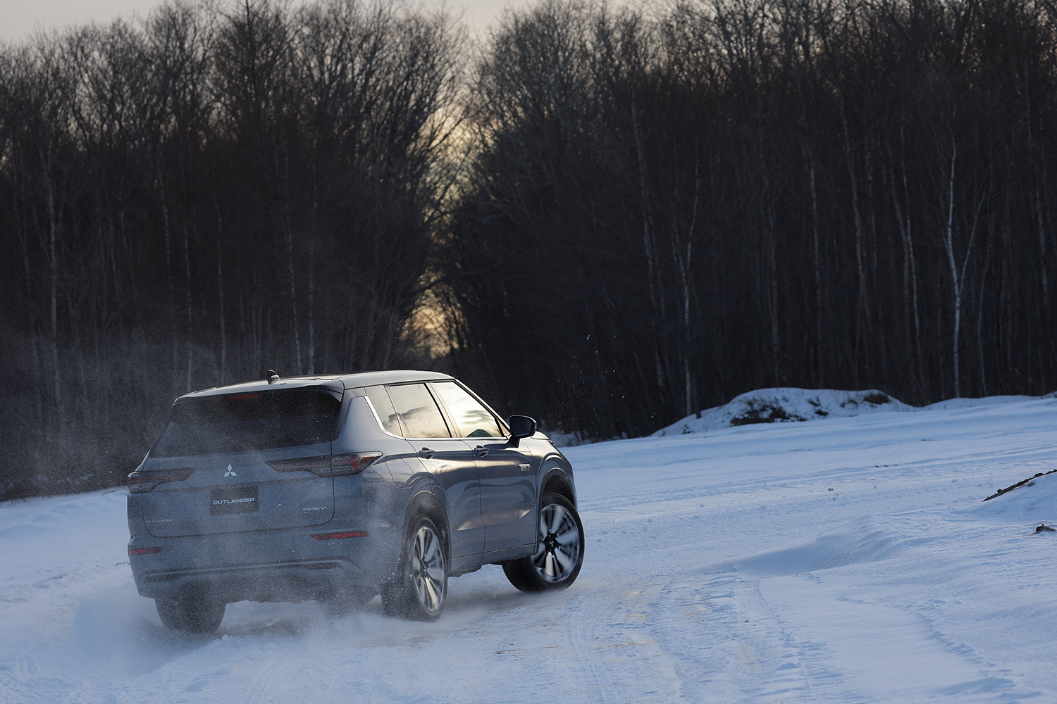 モータージャーナリストの中谷明彦がアウトランダーPHEV&トライトンに雪上試乗 〜 画像105