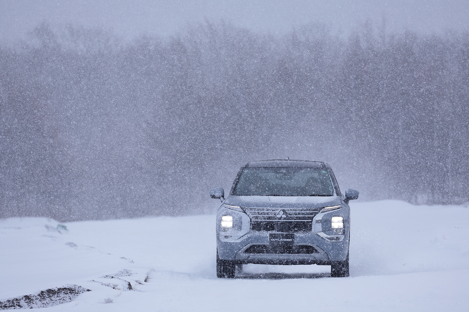 モータージャーナリストの中谷明彦がアウトランダーPHEV&トライトンに雪上試乗 〜 画像65