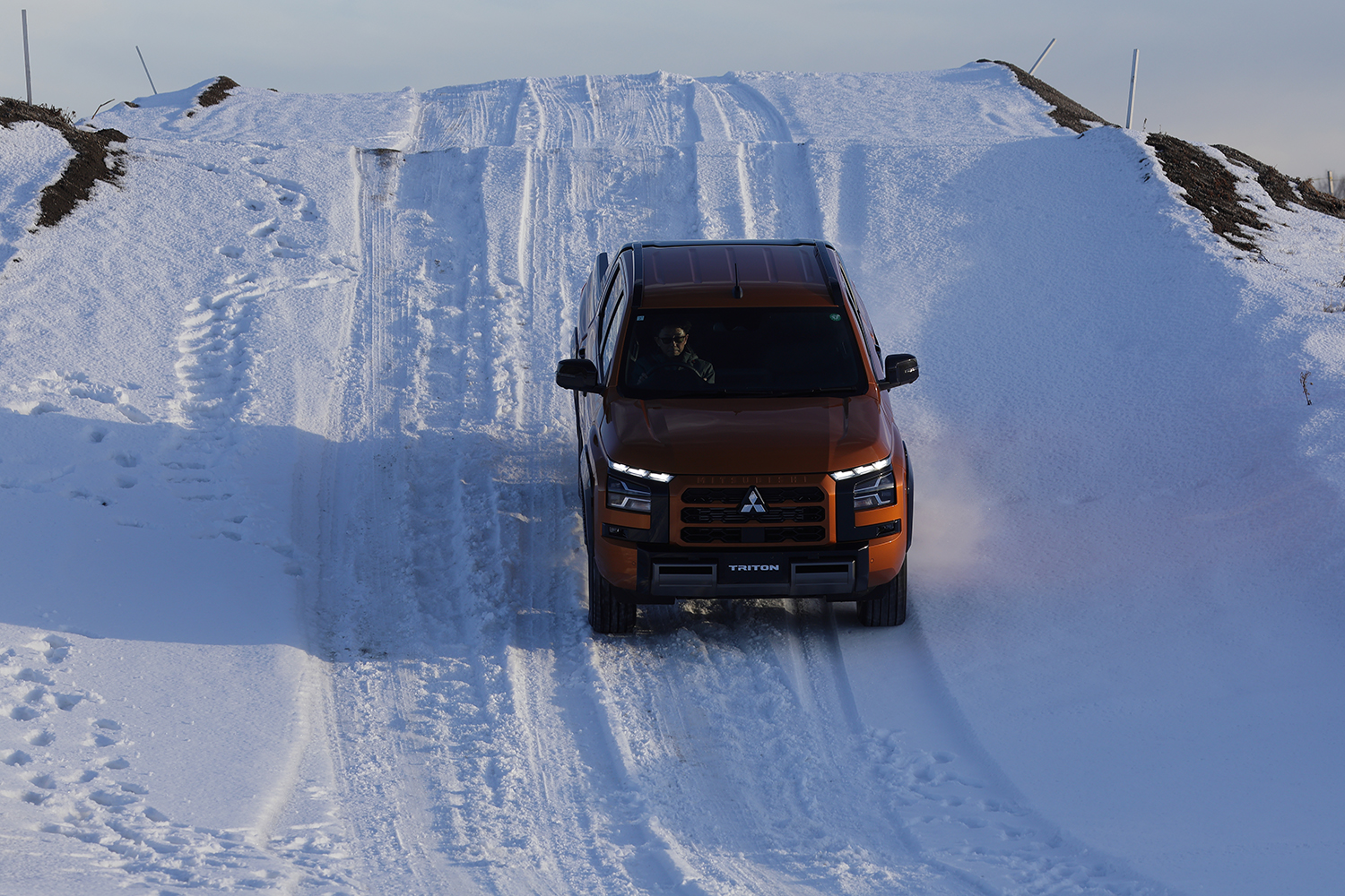 モータージャーナリストの中谷明彦がアウトランダーPHEV&トライトンに雪上試乗 〜 画像153