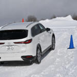 【画像】【試乗】雪道だったらロードスターより速い！　２トン超えの大型SUV「CX-80」を雪上で限界走行した!! 〜 画像23