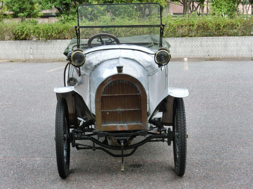 日本に現存する最古の国産車アロー号！　100年以上前に矢野青年が独学で作り上げたクルマの物語