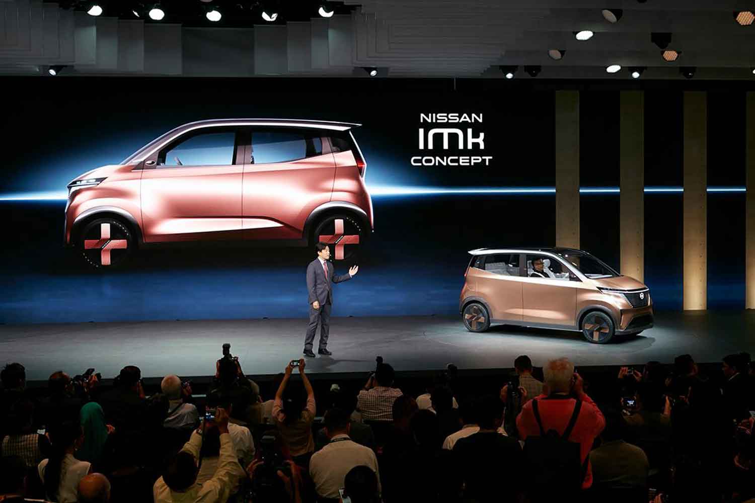 日産IMkコンセプトの発表様子