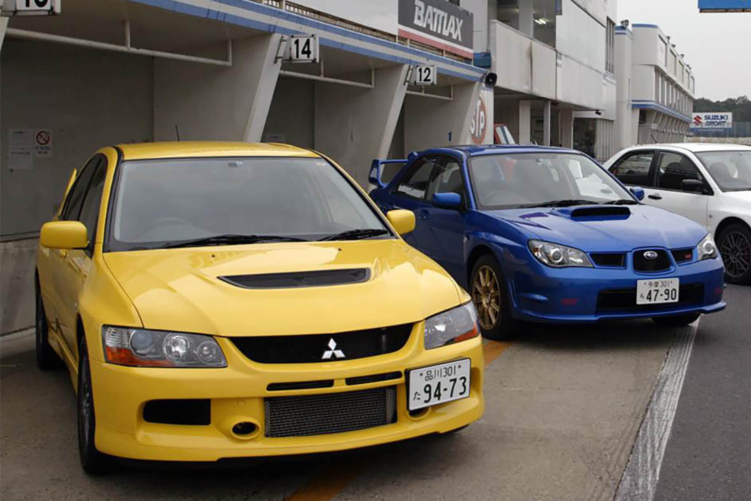 三菱ランサーエボリューションとスバル・インプレッサWRXのフロントスタイリング