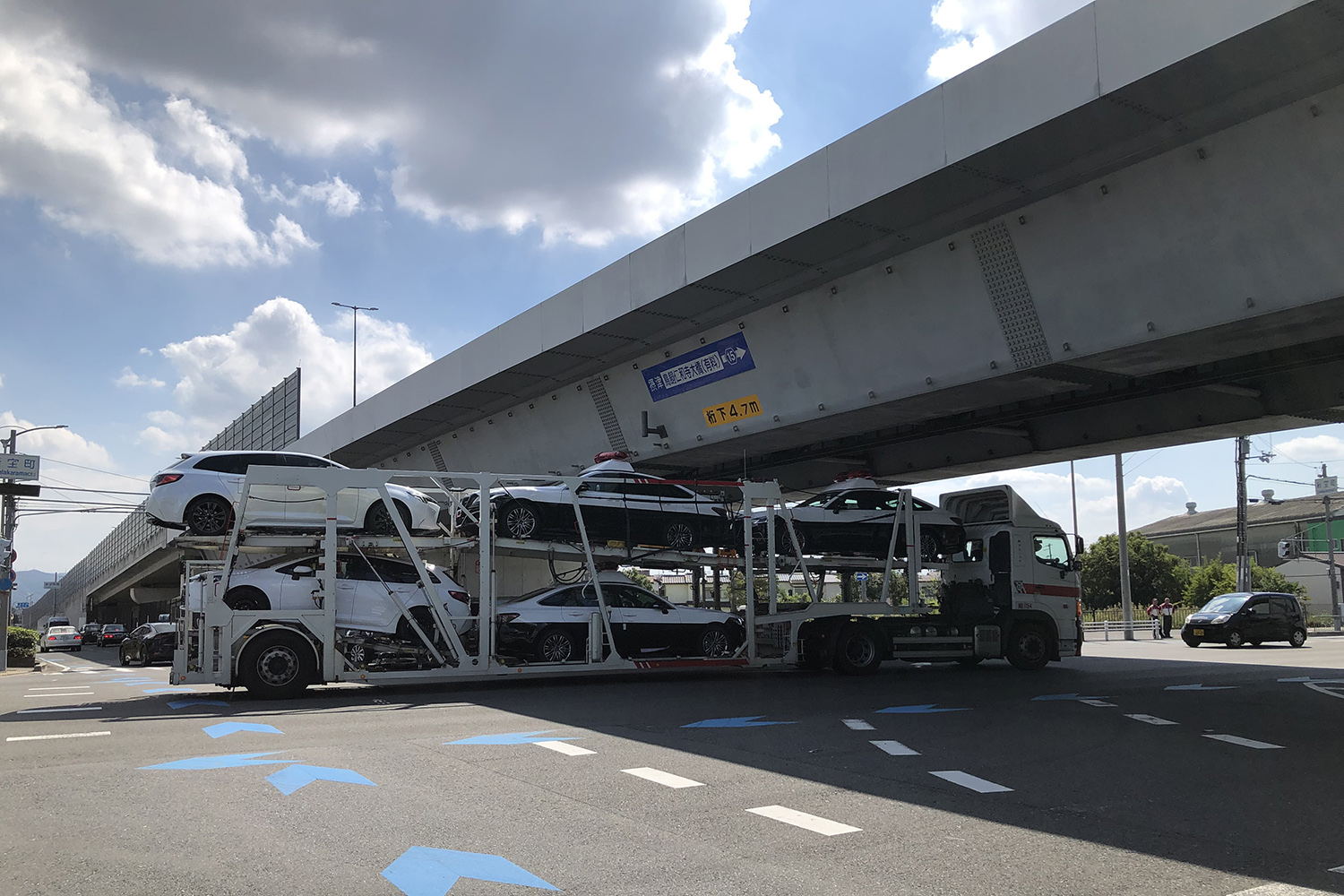 トラックの前に割り込む行為の危険性について解説 〜 画像3