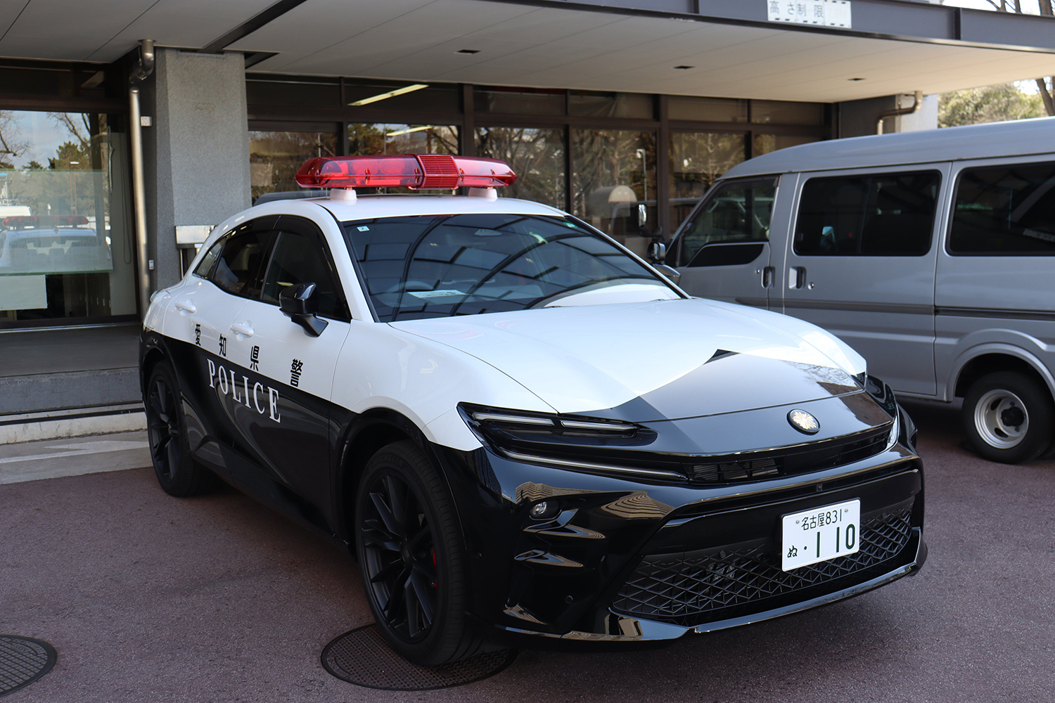 愛知県警のパトカー仕様のクラウンスポーツ 〜 画像3