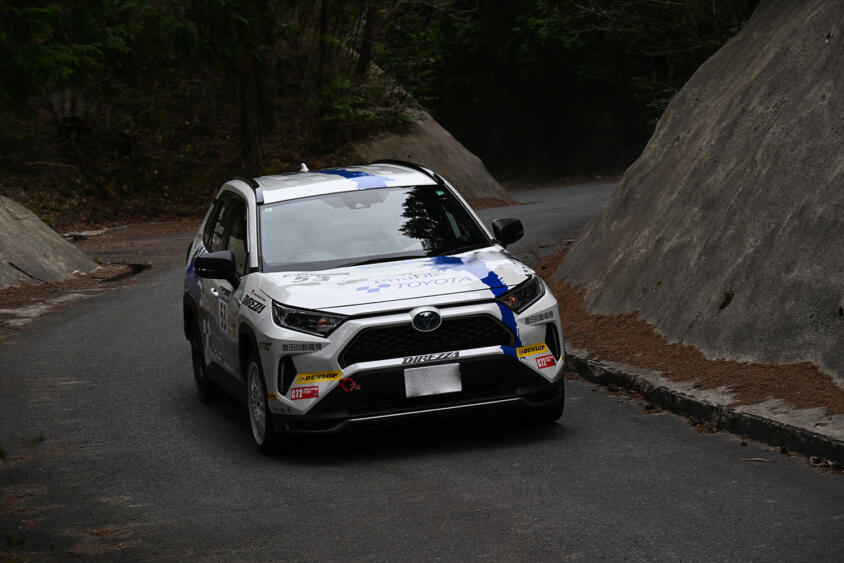 RAV4 PHEVがバカッ速！　ラリーで２連勝というから「グラベル」かと思いきや「ターマック」だった!!