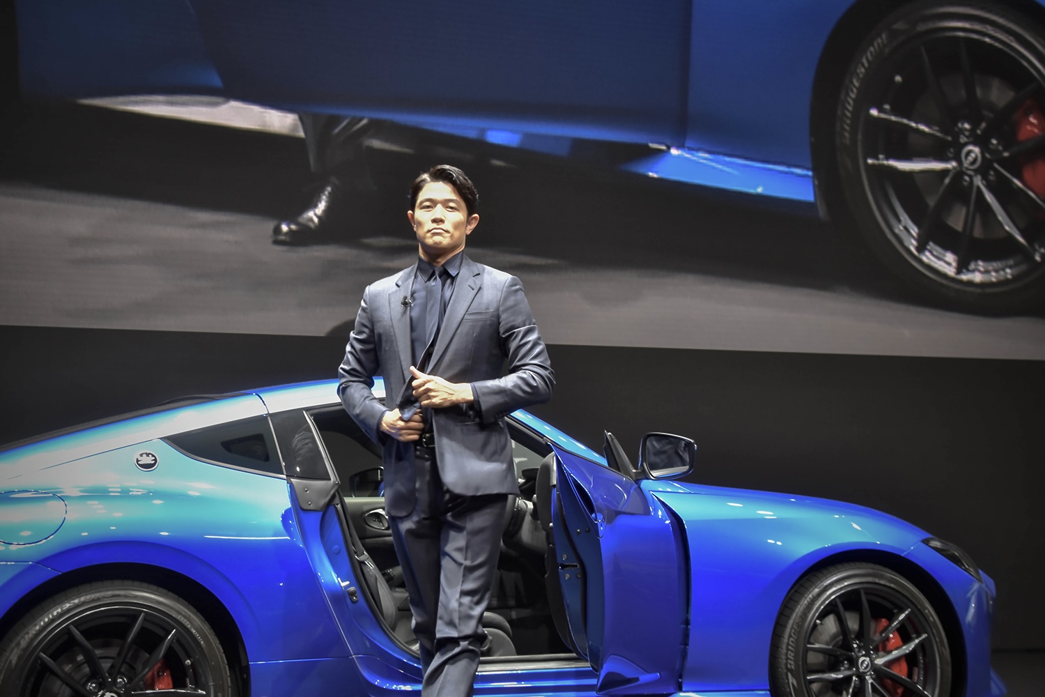 フェアレディZから登場した鈴木亮平さん