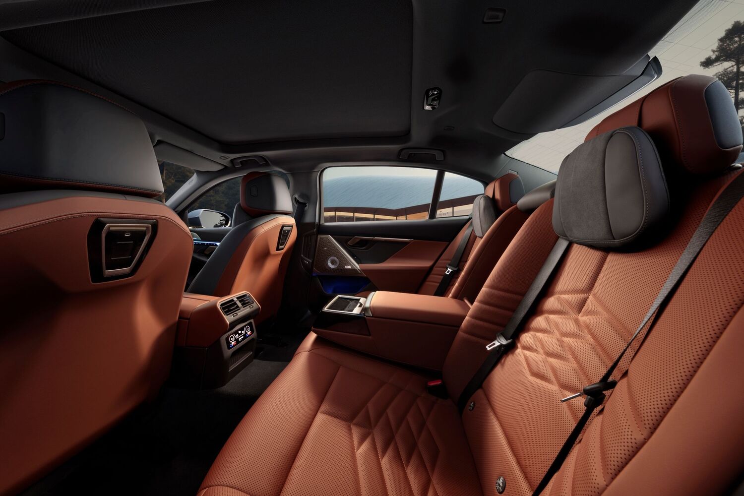 「BMW 525Li Exclusive M Sport」と「BMW i5 eDrive35L Exclusive M Sport」の室内