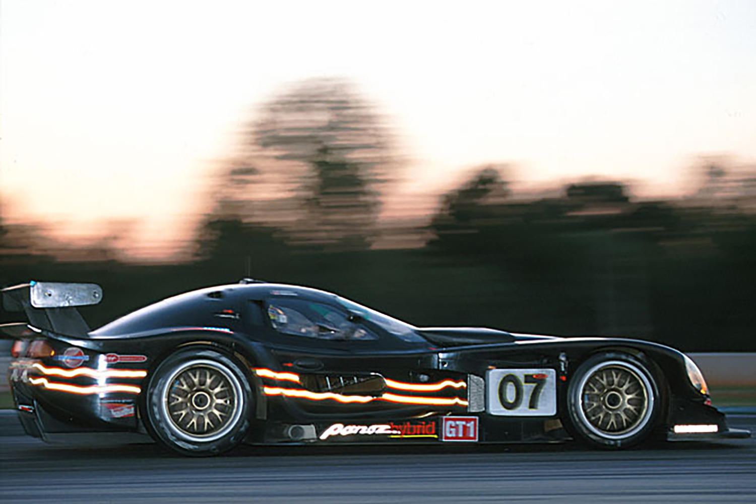 パノス・エスペランテGT1ハイブリッド