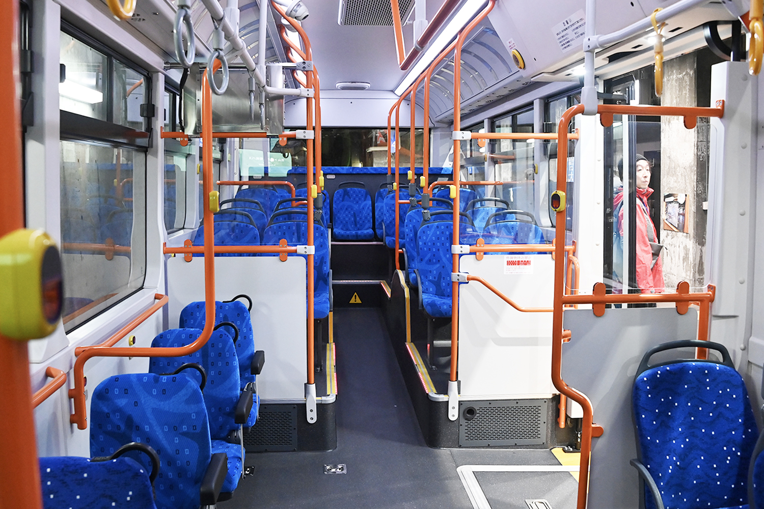 立山黒部アルペンルートで運用されるBYD製EVバス「K8」の車内 〜 画像64