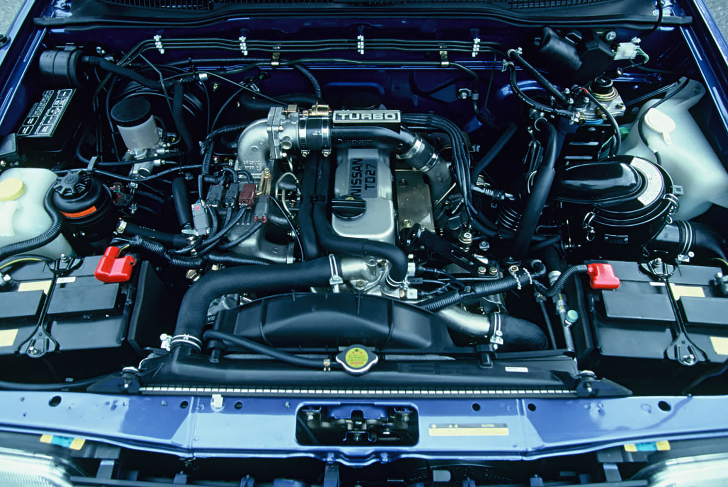 日産ミストラルのエンジン