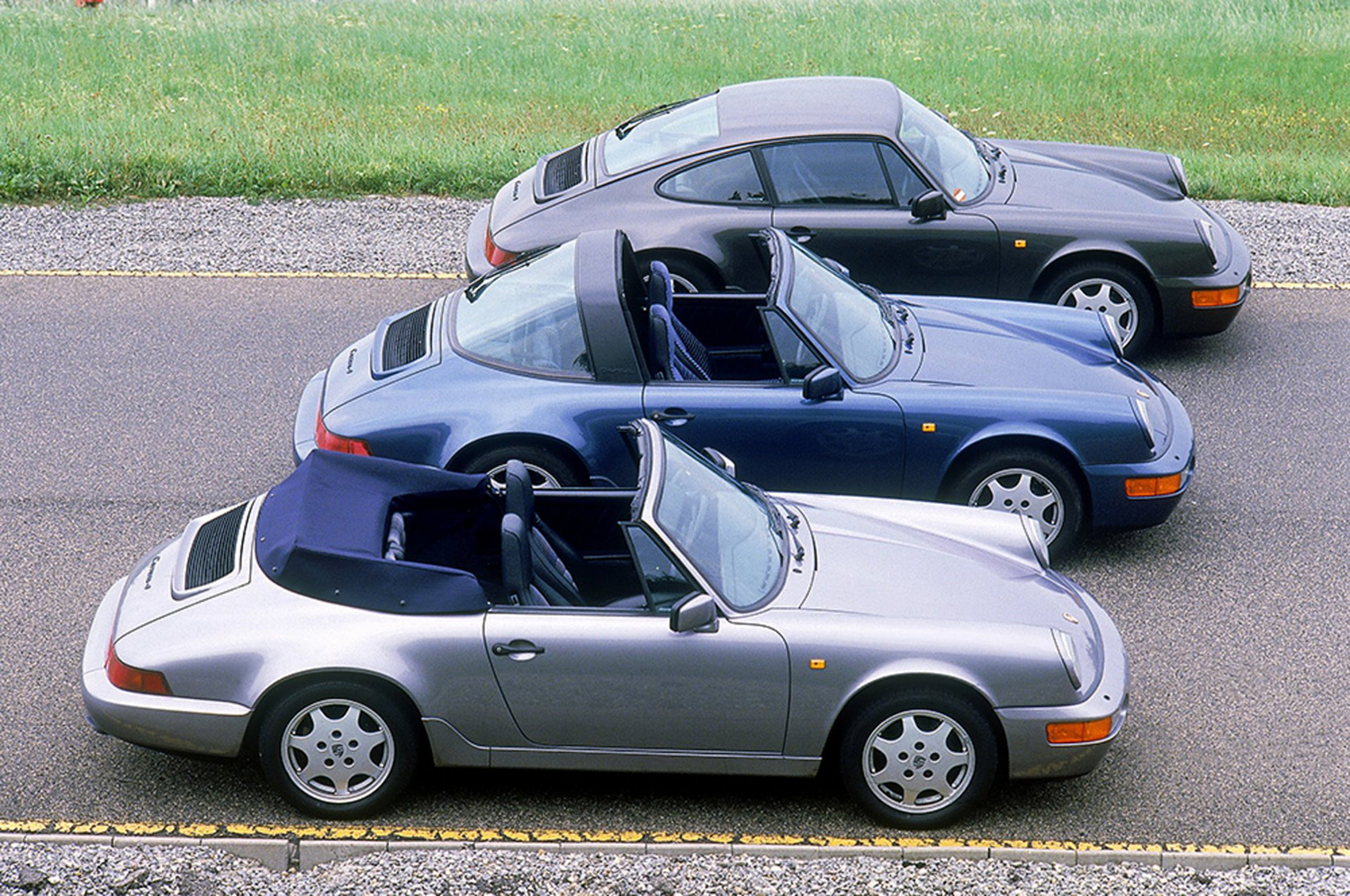 ポルシェ911カレラ4の俯瞰サイドビュー 〜 画像3