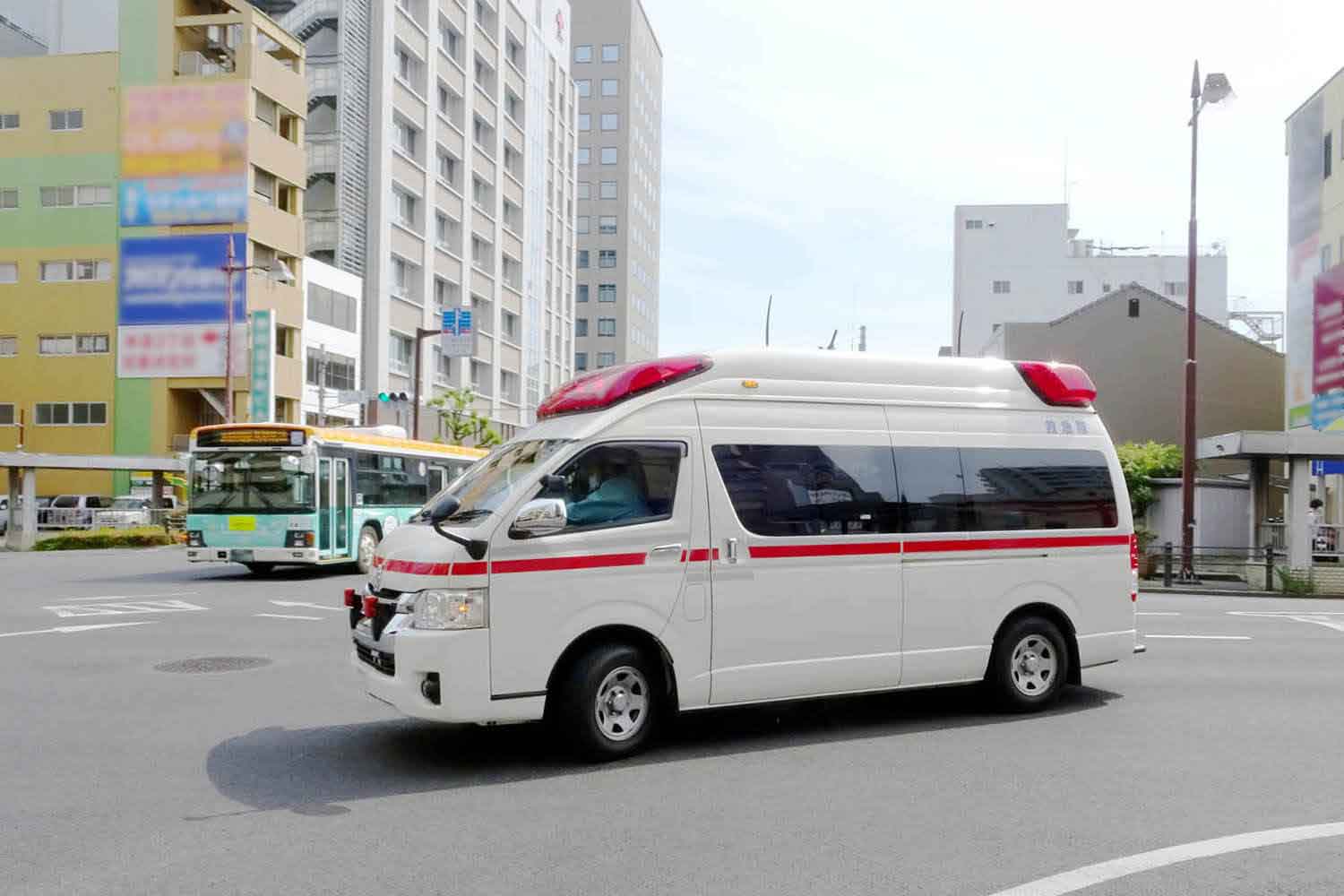 緊急走行と緊急走行時以外では緊急車両に対する対応も違ってた 〜 画像1