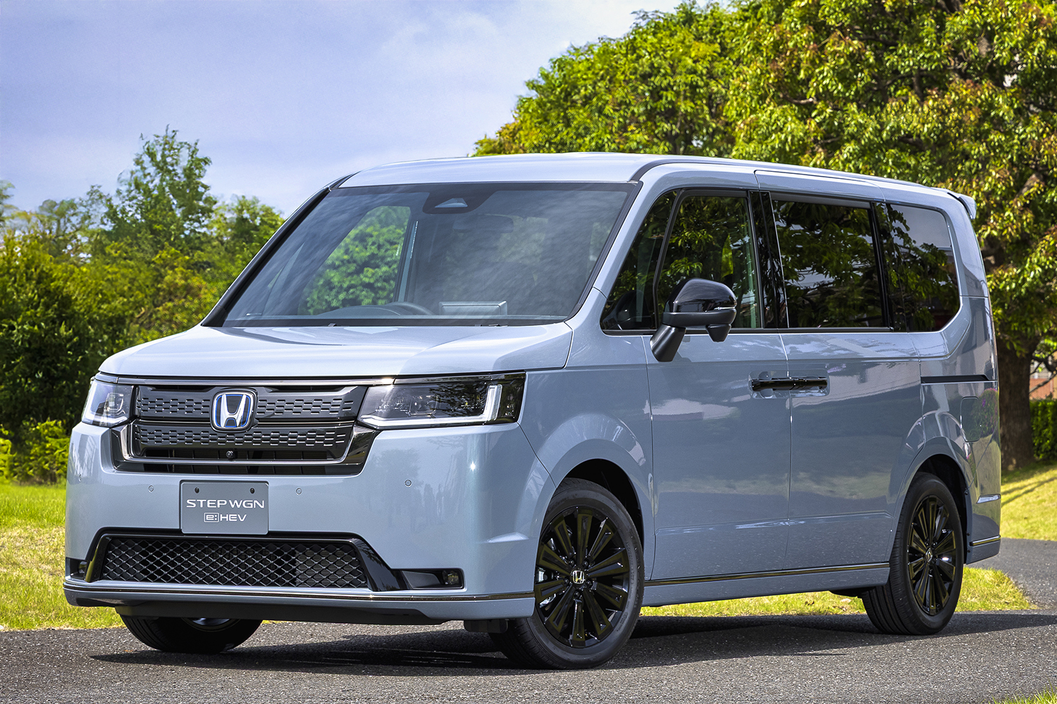 ホンダ・ステップワゴンSPADA PREMIUM LINE BLACK EDITIONのフロントスタイリング