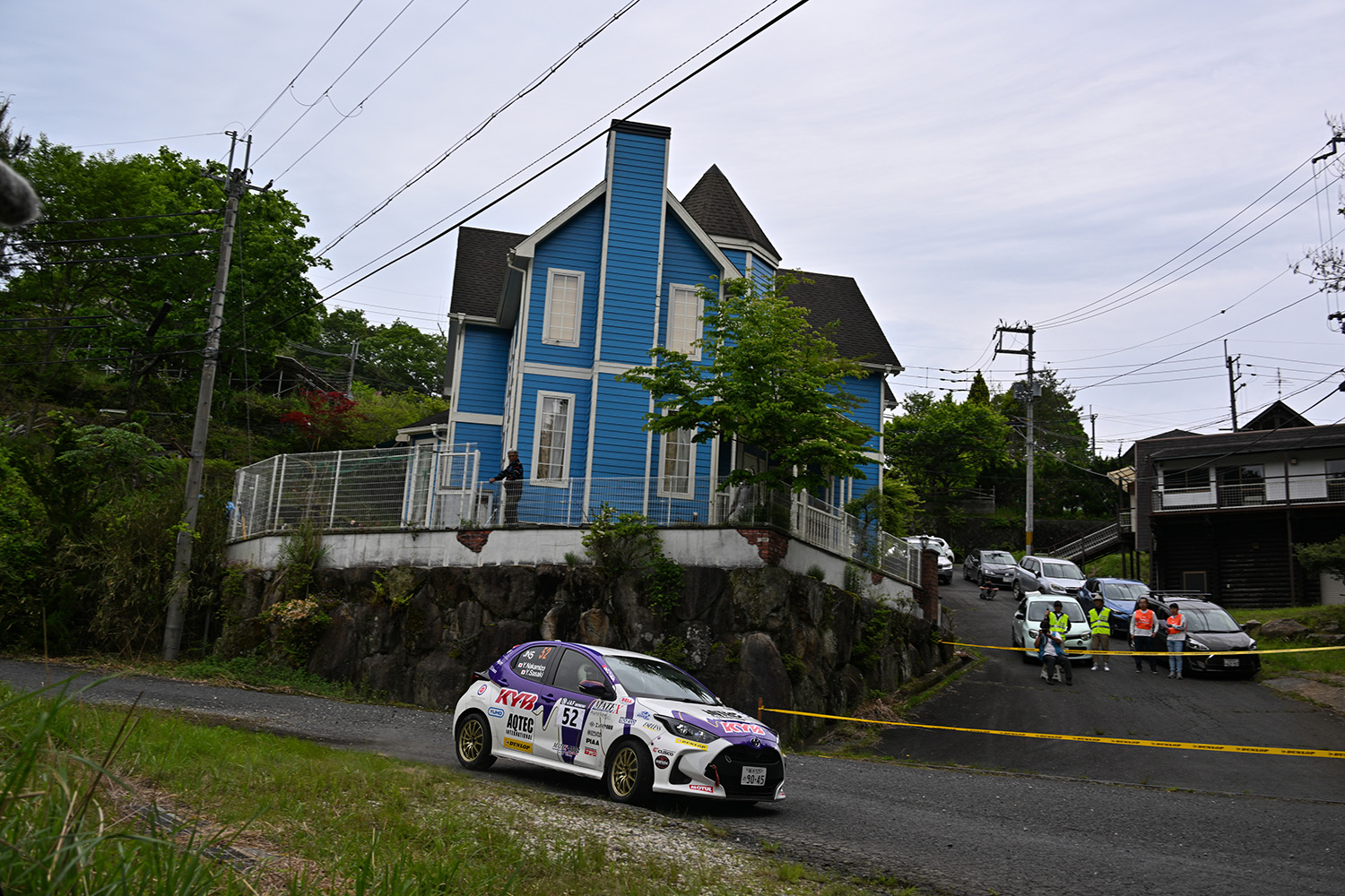 ラリー飛鳥のJN-5クラスに参戦するZEUS AUTOMOTIVE CLUB SPORTの52号車「AQTEC KYB DLヤリス」
