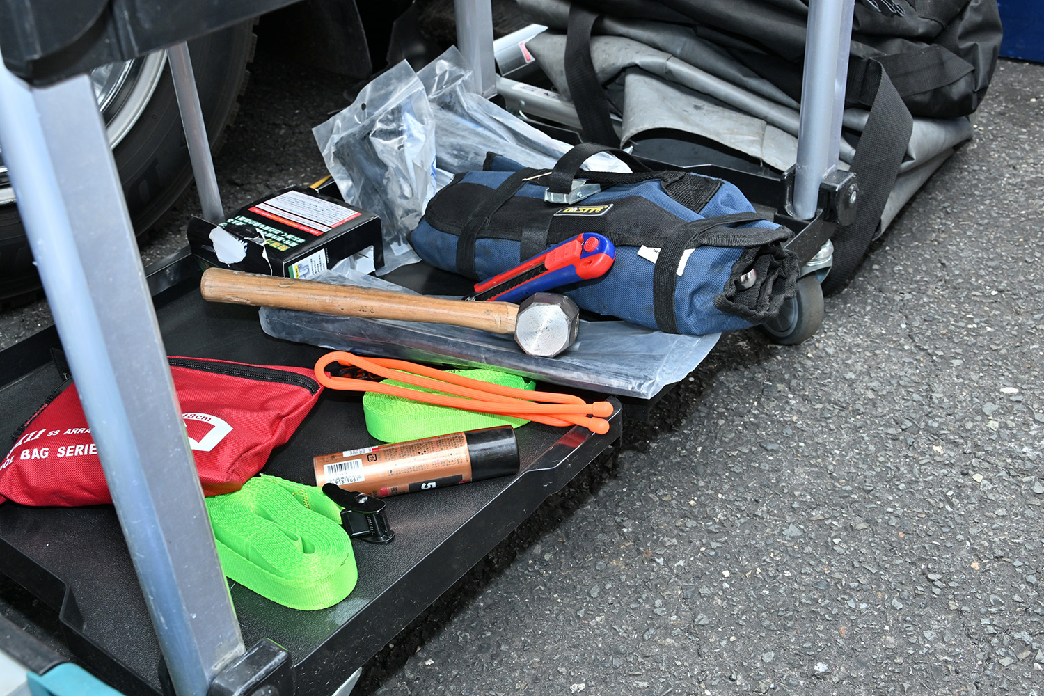 車載アイテムだけでさまざまなトラブルに対応しなければならないラリー競技は荷物もいっぱいだった 〜 画像15