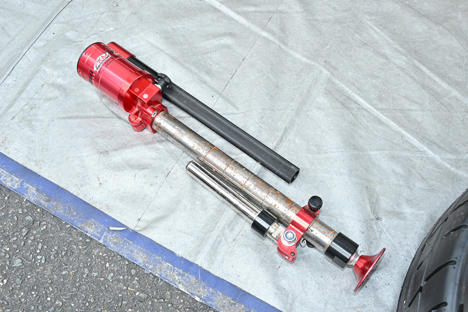車載アイテムだけでさまざまなトラブルに対応しなければならないラリー競技は荷物もいっぱいだった 〜 画像16