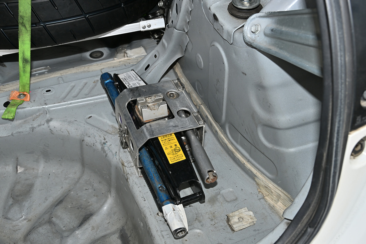 車載アイテムだけでさまざまなトラブルに対応しなければならないラリー競技は荷物もいっぱいだった 〜 画像27