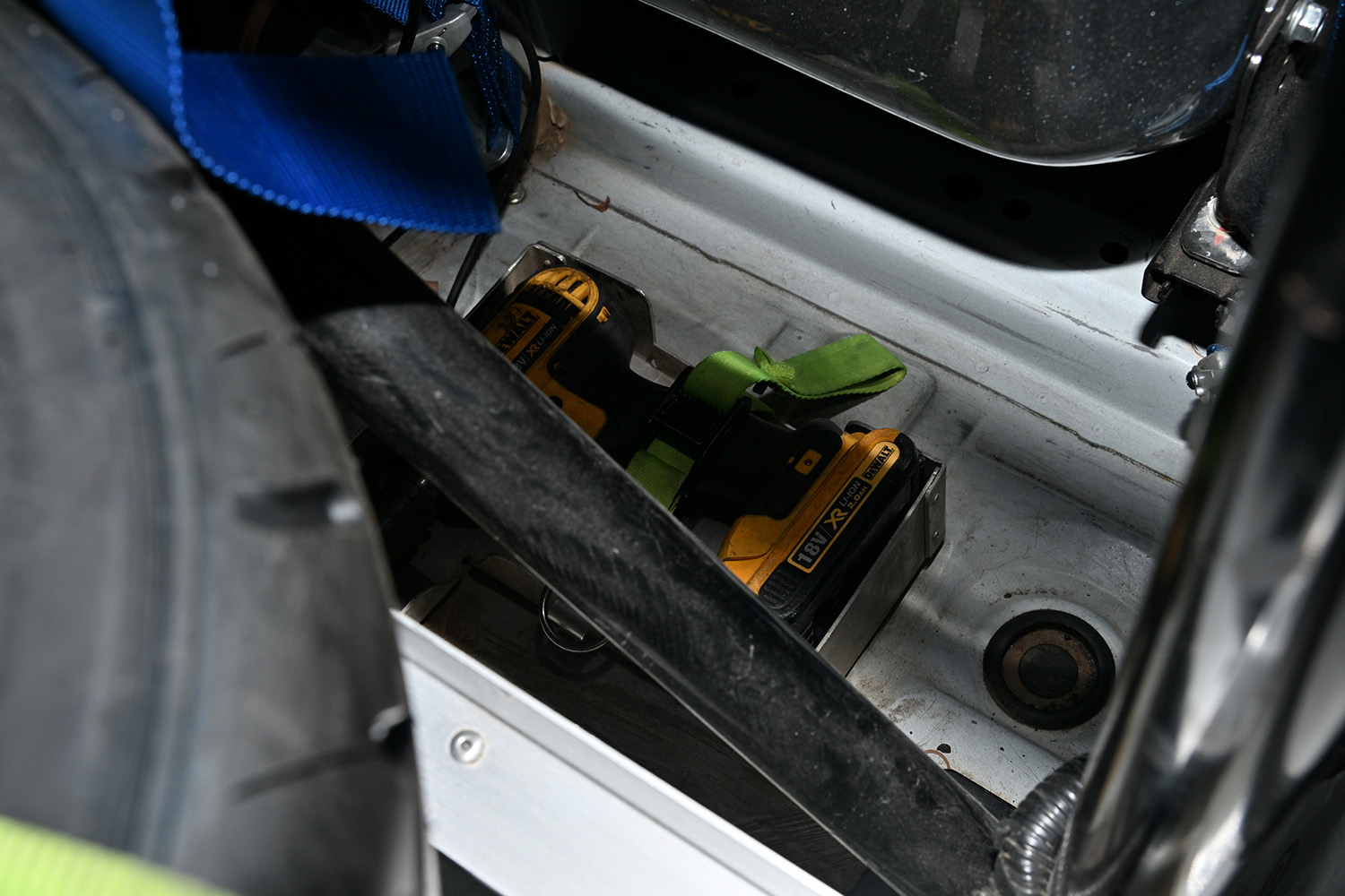 車載アイテムだけでさまざまなトラブルに対応しなければならないラリー競技は荷物もいっぱいだった 〜 画像29