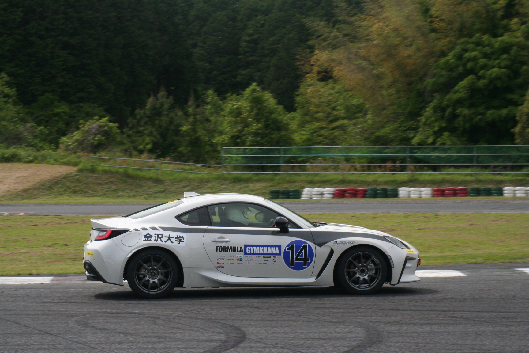金沢大学自動車部のGR86の走行シーン 〜 画像6