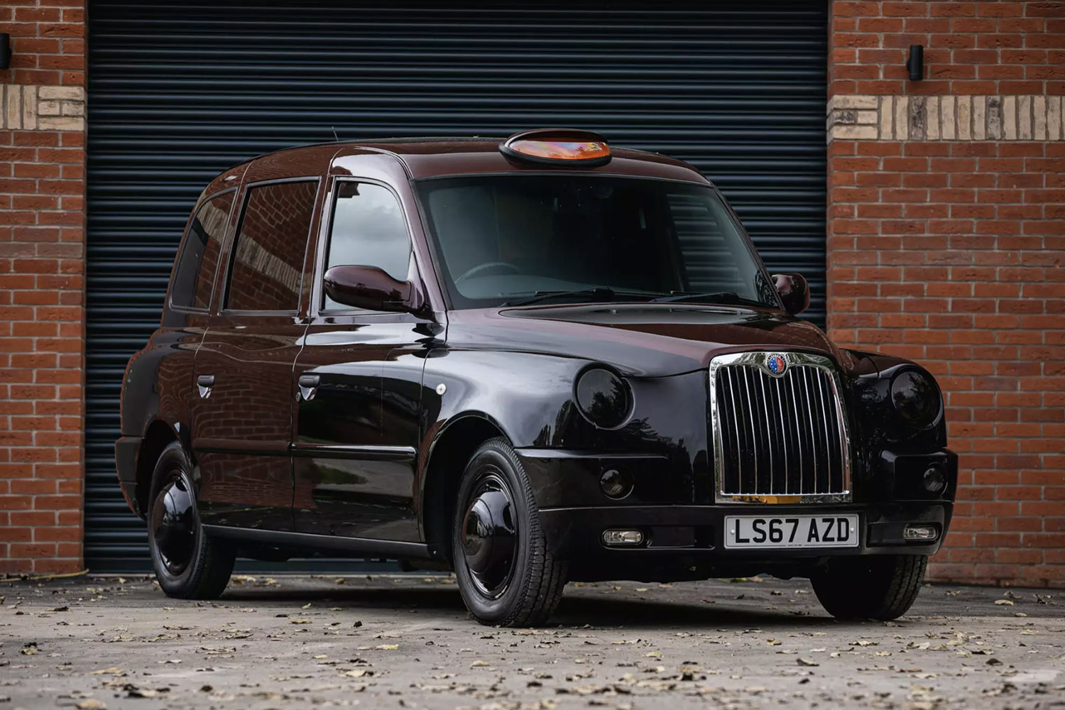 ロンドンタクシーTX4 ’Last of the Line Edition'のフロントスタイリング