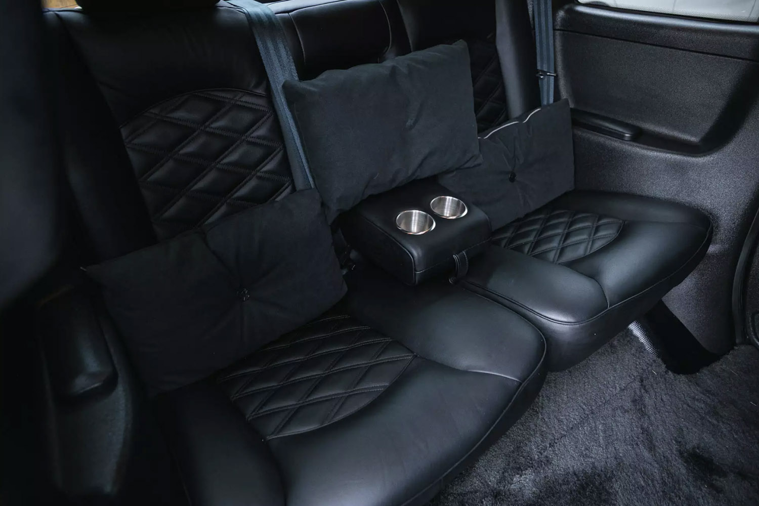 ロンドンタクシーTX4 ’Last of the Line Edition'の後席 〜 画像30