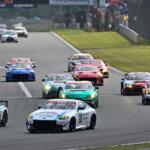 【画像】スーパー耐久第２戦ST-Qクラスでいきなりのポール・トゥ・ウィン！　クルマと人を育てるレースにスバルが挑戦する真の目的 〜 画像1