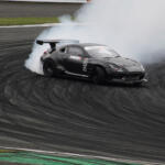 【画像】レーシングドライバーはドリフトの腕も超一流！　スーパーGTやスーパーフォーミュラを戦う大湯都史樹選手がフォーミュラドリフトに電撃参戦 〜 画像60