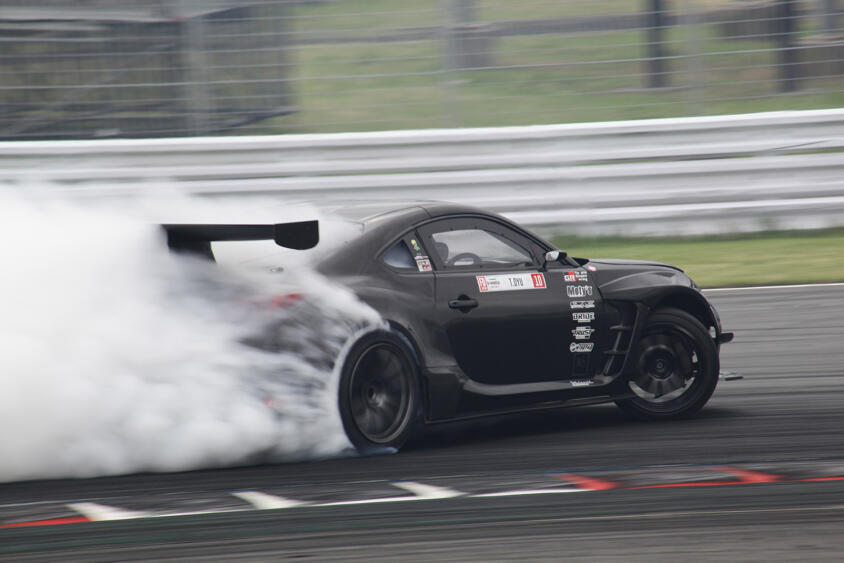 大湯選手がドライブするGR86 CARBON SPEC /DRIFT