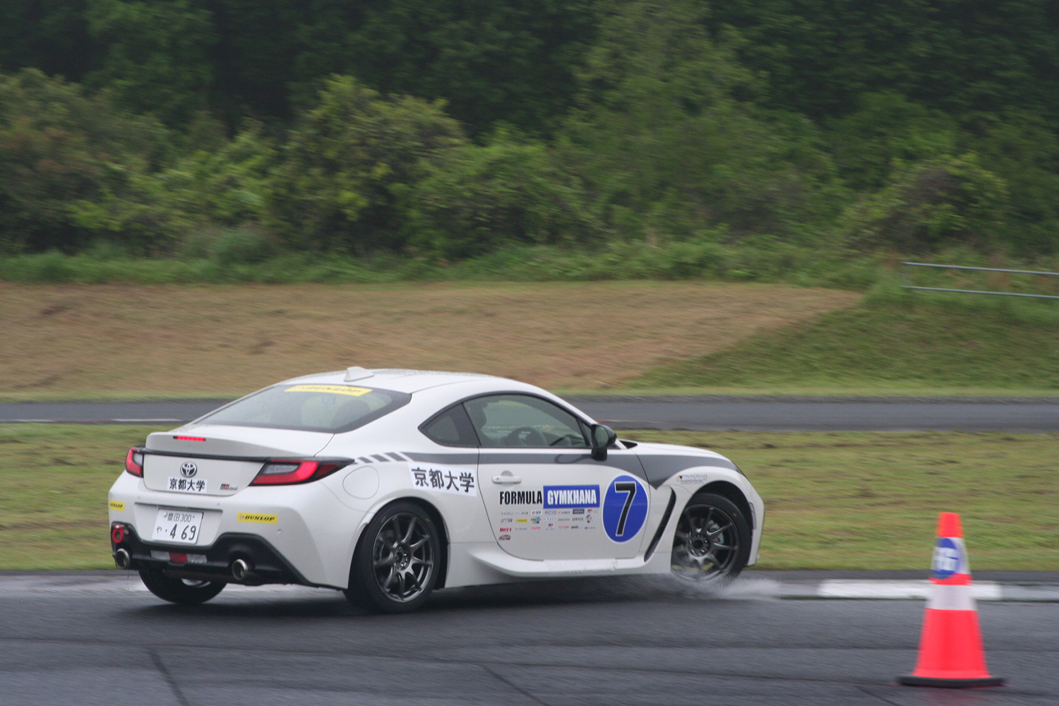 「Formula Gymkhana」のGR86走行シーン
