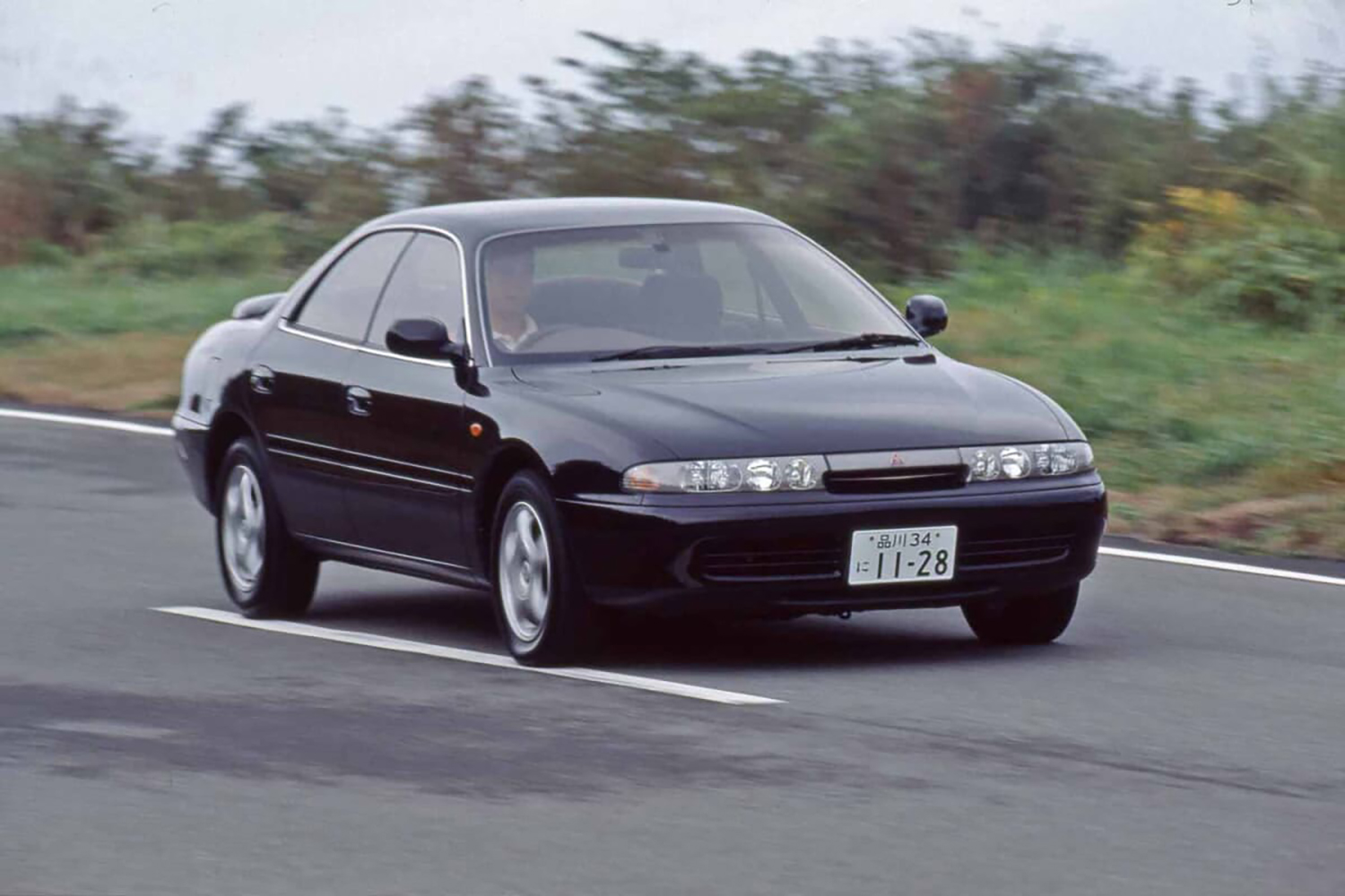 三菱エメロードのフロントスタイリング