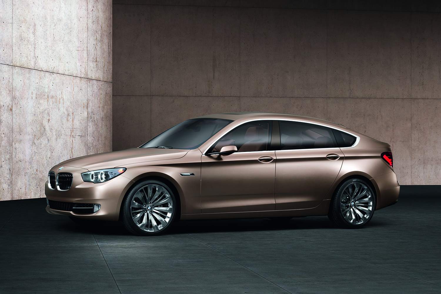 BMWコンセプト5シリーズGTのフロントスタイリング 〜 画像6