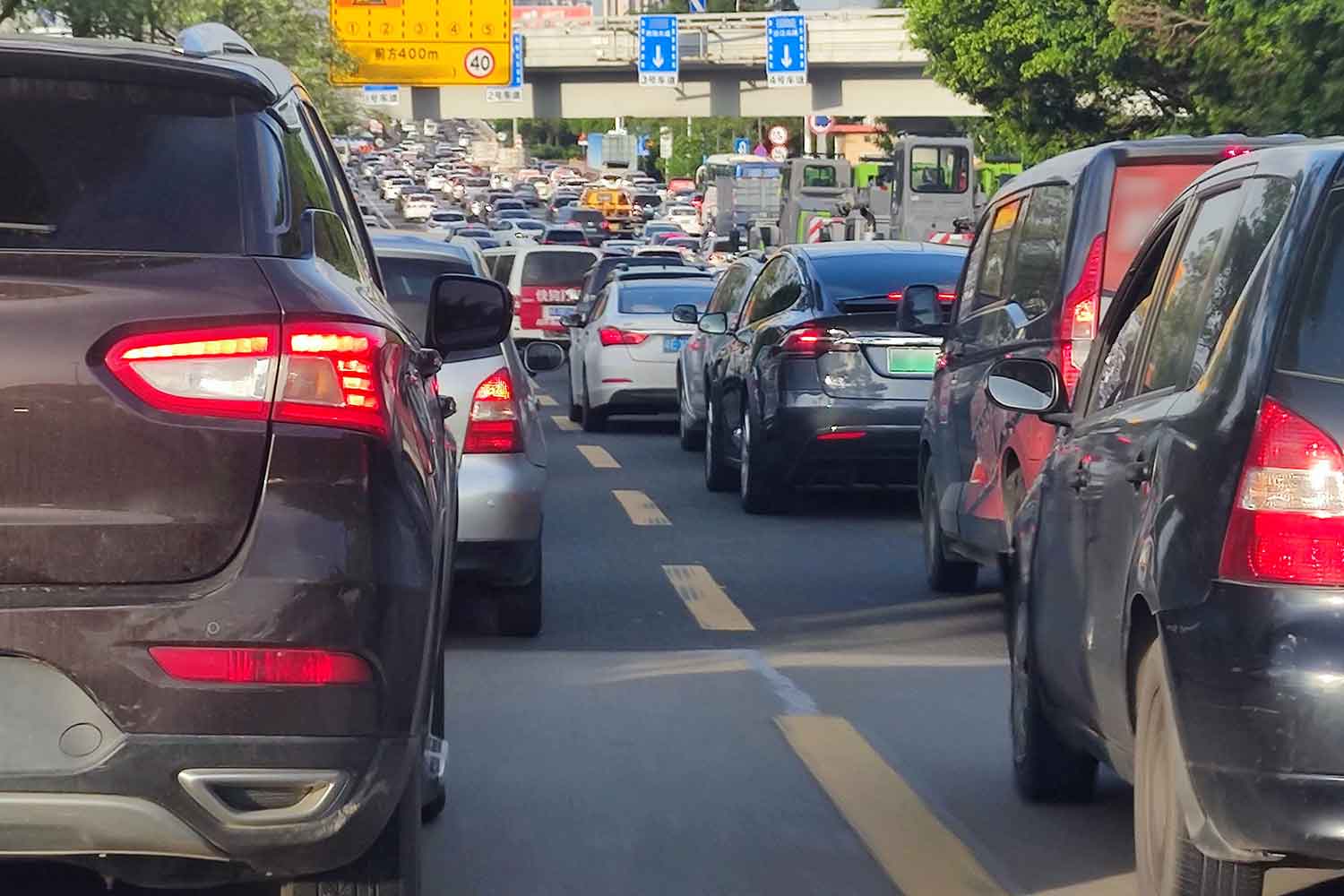 上海市街地での渋滞のようす