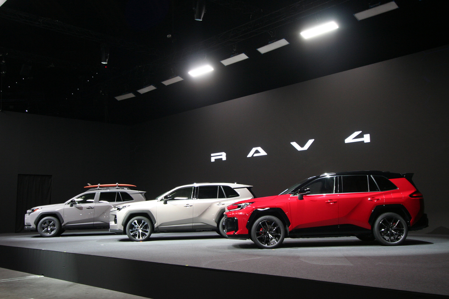 新型RAV4の3グレード