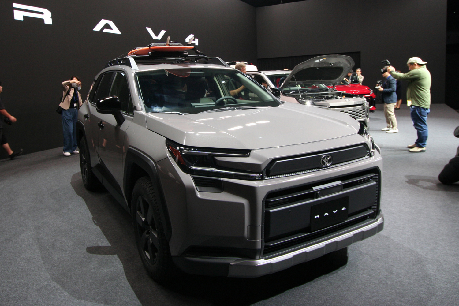 新型RAV4「Adventure」のフロントスタイリング