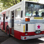 【画像】そういや子どものころのバスは後ろにも扉があったぞ!?　路線バスから「３扉車」が消えたワケ 〜 画像6
