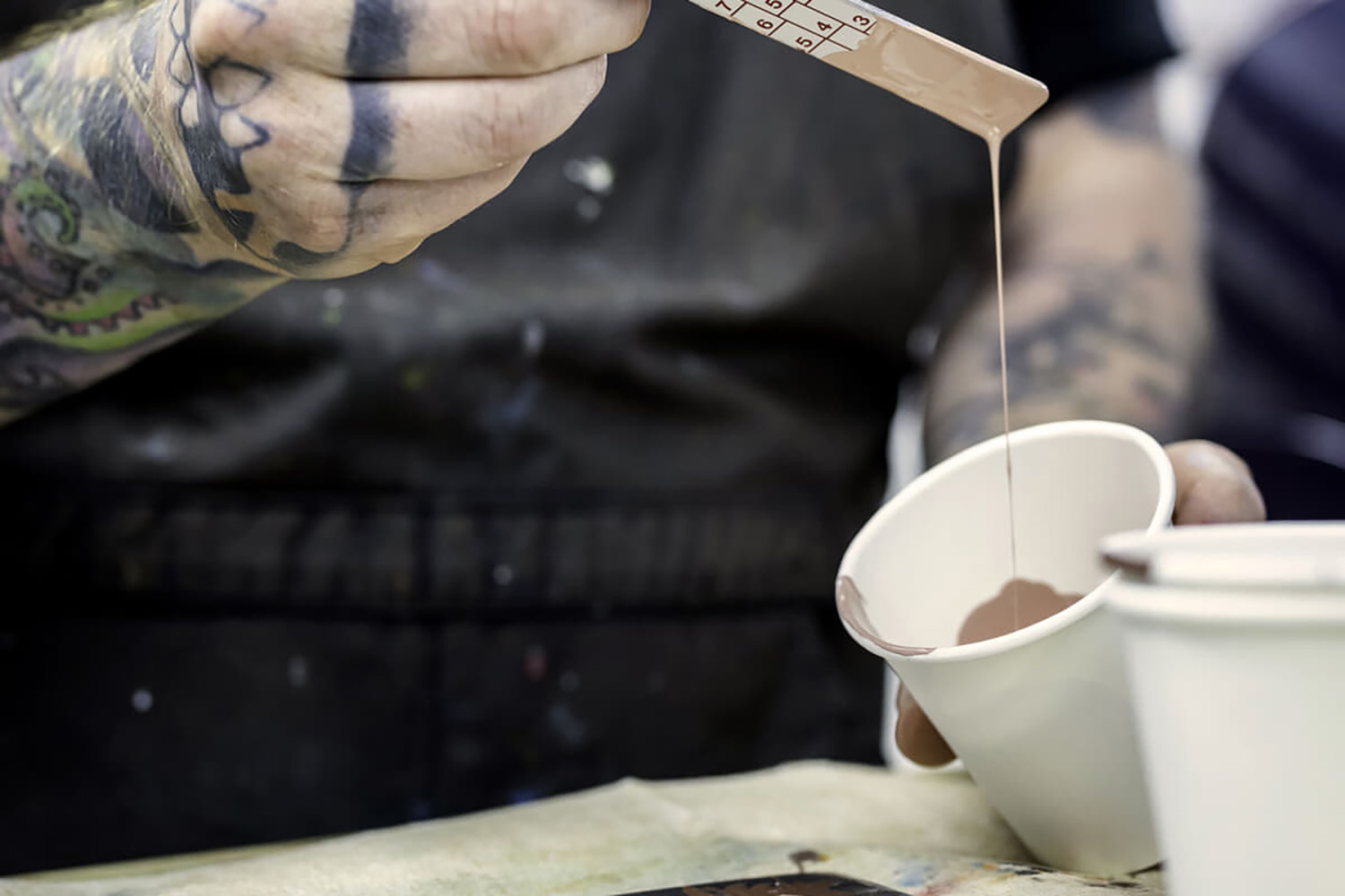 ロールス・ロイスの「コーチライン」は職人の手作業で塗られていた 〜 画像6