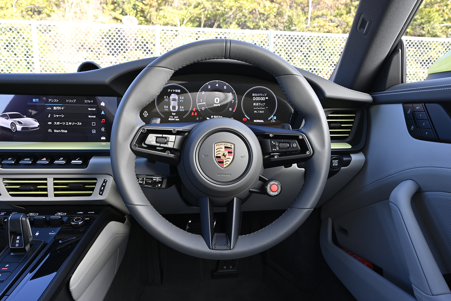 モータージャーナリストの西川昇吾がポルシェ911とシボレー・コルベットに試乗 〜 画像12