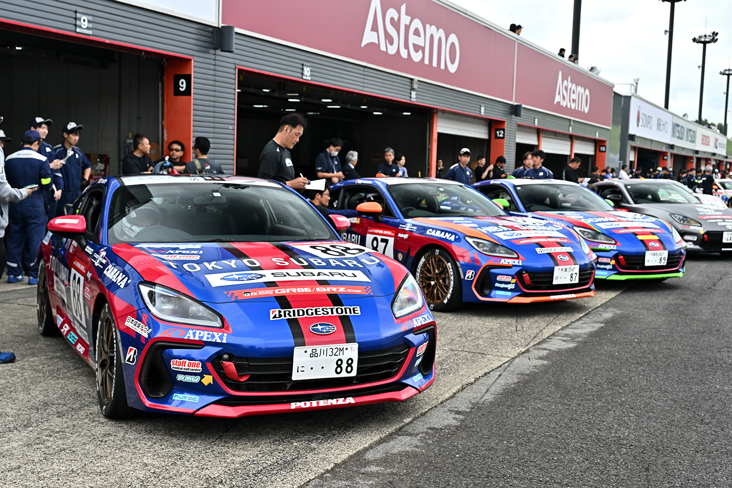 TGR GR86/BRZ Cupに参戦するチームタクティの車両たち