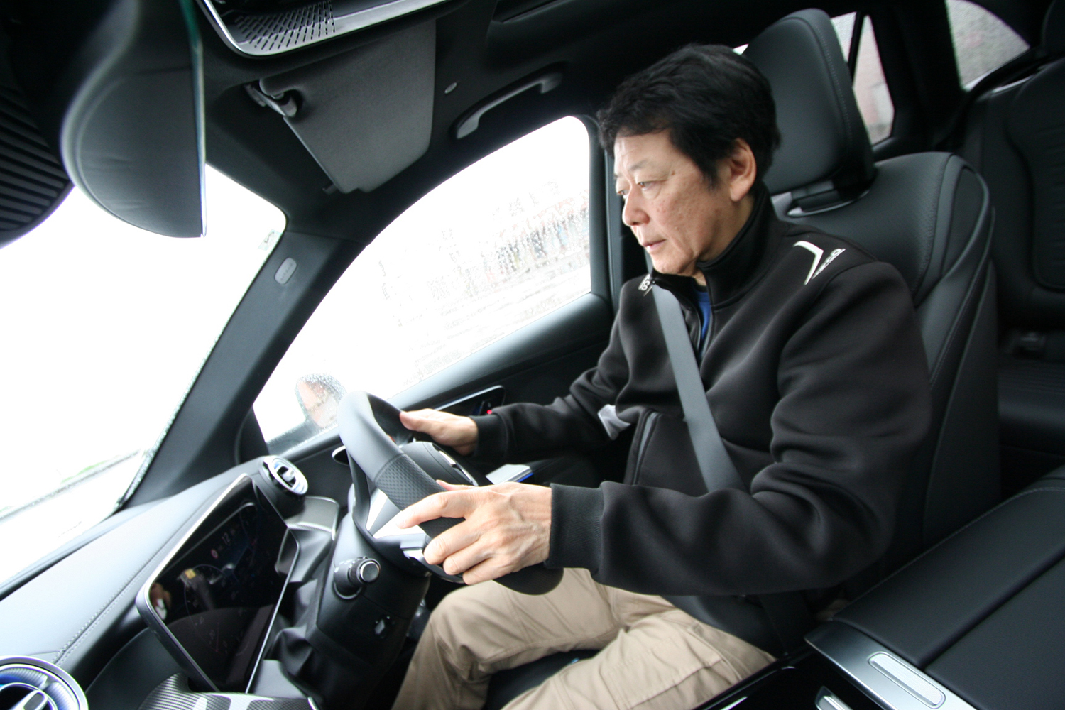 モータージャーナリストの中谷明彦がメルセデス・ベンツGLC 220 d COREに試乗 〜 画像19