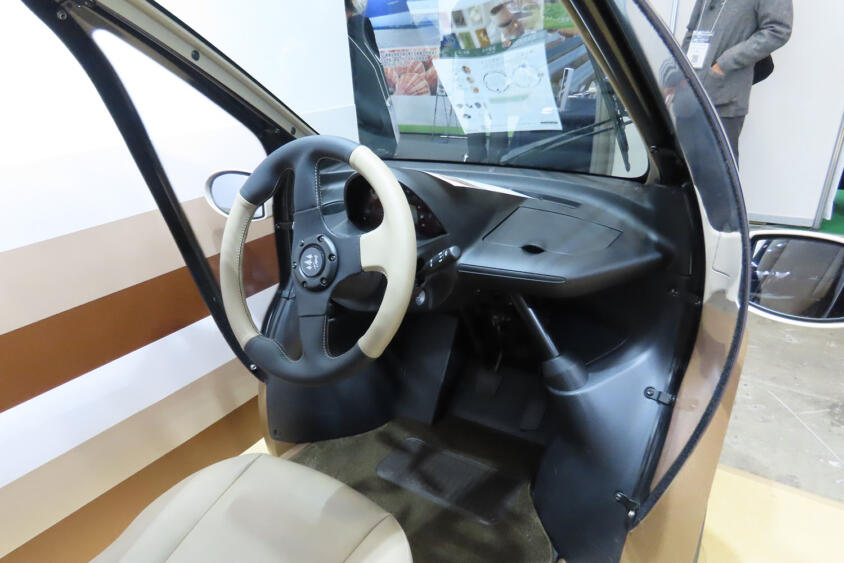 ある意味「馬車の時代」に原点回帰!?　いま「木」や「貝殻」を使った自動車パーツが作られ始めている！