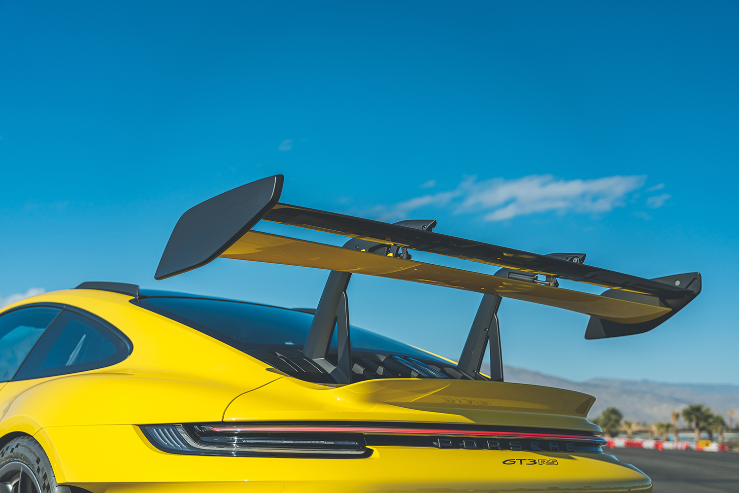 ポルシェ911GT3RSのリヤウイング