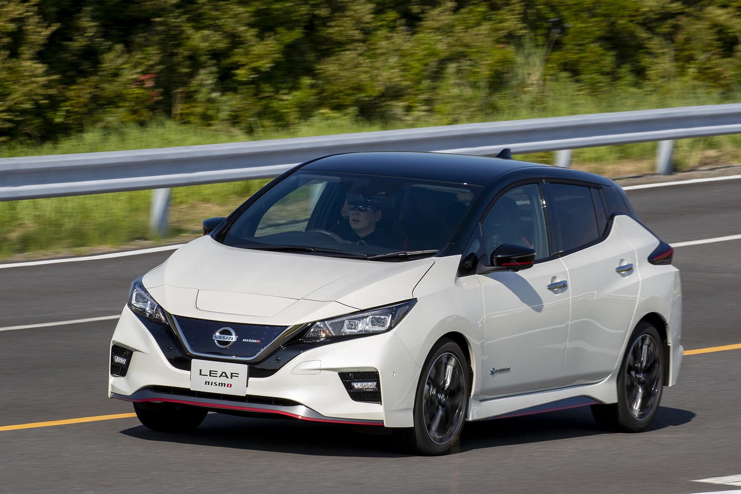 日産リーフNISMO