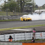 【画像】マクドナルドのハッピーセットの黄色いスープラが子どもたちを乗せてドリフト！　FDJ開幕戦で開催された「ハッピーセットワクワクツアー」が激アツだった 〜 画像13