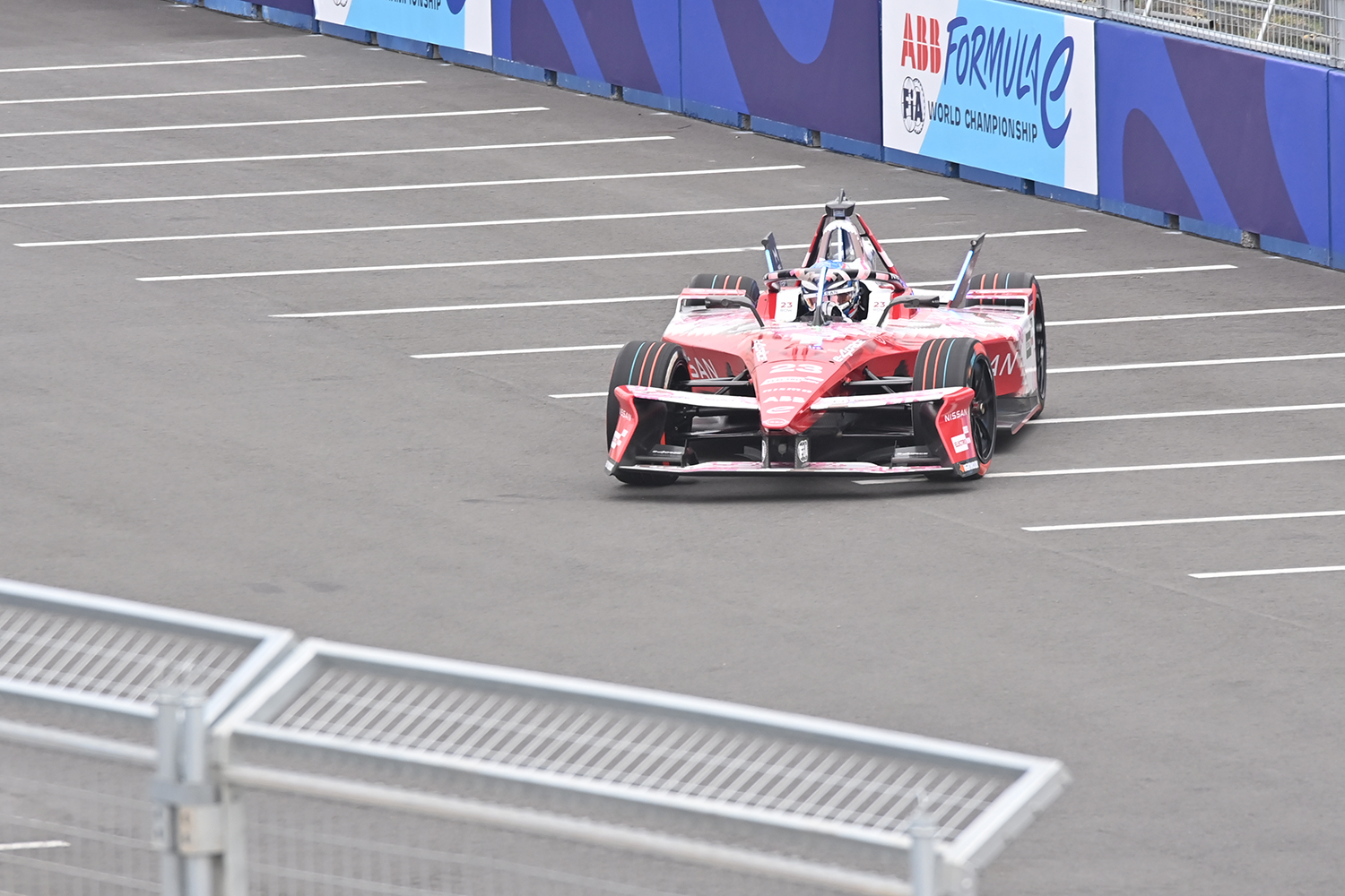 今期絶好調の日産フォーミュラEチームのガレージに潜入した 〜 画像21