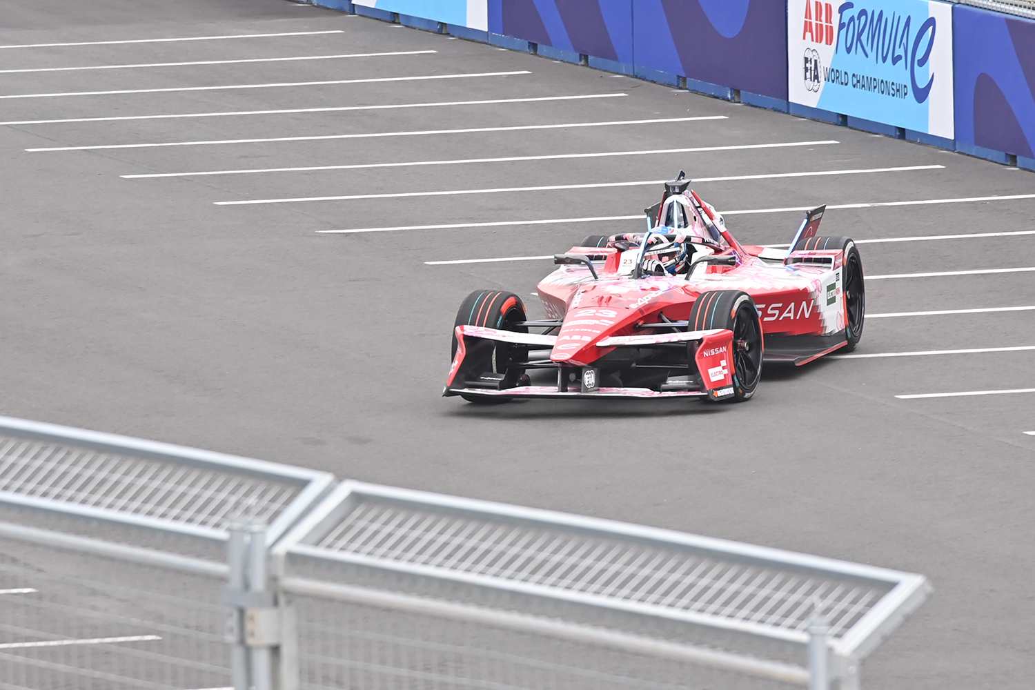 今期絶好調の日産フォーミュラEチームのガレージに潜入した 〜 画像22