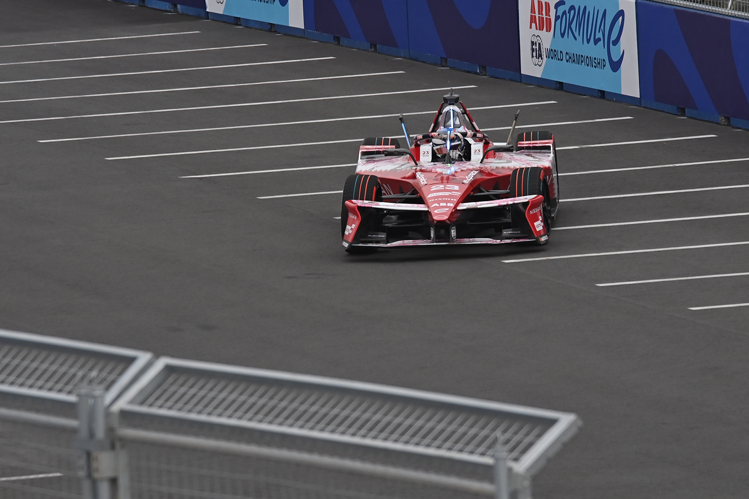 今期絶好調の日産フォーミュラEチームのガレージに潜入した 〜 画像48