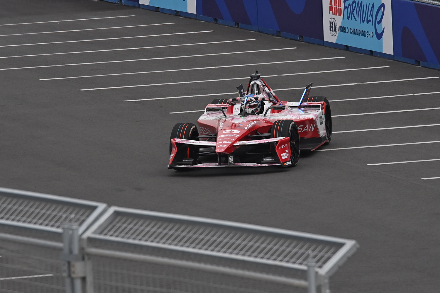 今期絶好調の日産フォーミュラEチームのガレージに潜入した 〜 画像49